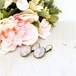 Boucles d'oreilles dormeuses avec cabochon en verre Fleurs de cerisier