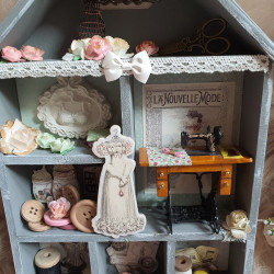 Maison miniature en bois, Casiers, Thème couture