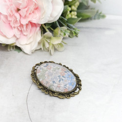 Broche ovale avec cabochon en verre, Modèle Fleurs de printemps